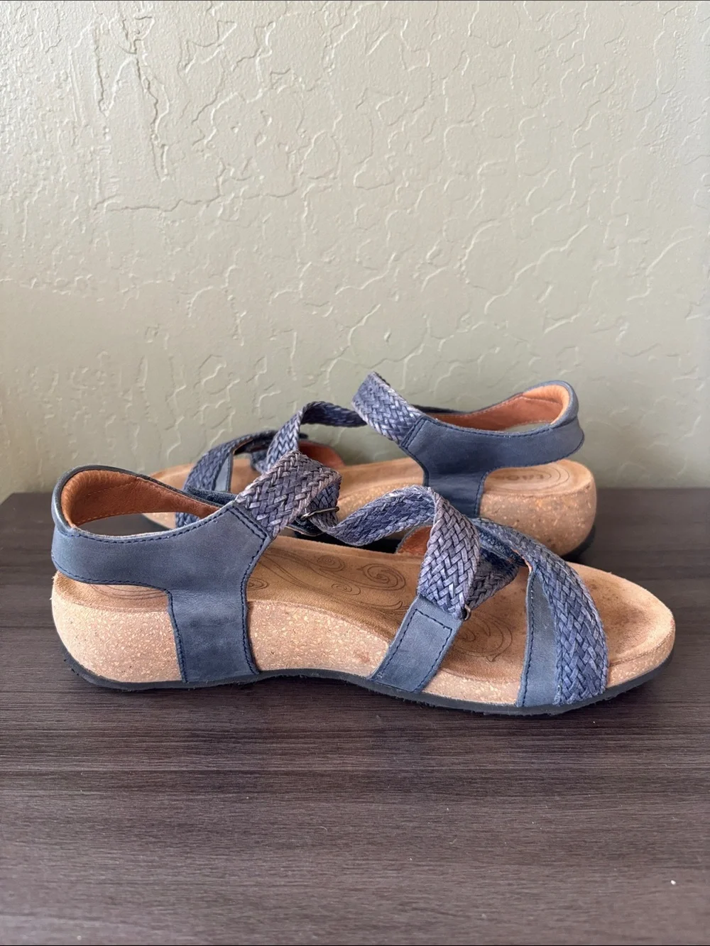 Taos Trulie Blue Woven Leather Strappy Sandals Size 7-7.5 EU 38